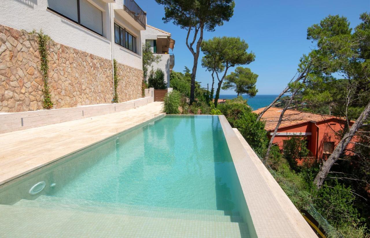 Апартаменты La Vie En Rouge Sa Riera Duplex, Private Parking Бегур Экстерьер фото